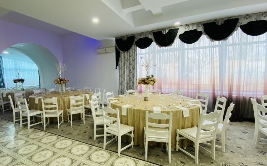 Vand scaun din lemn masiv