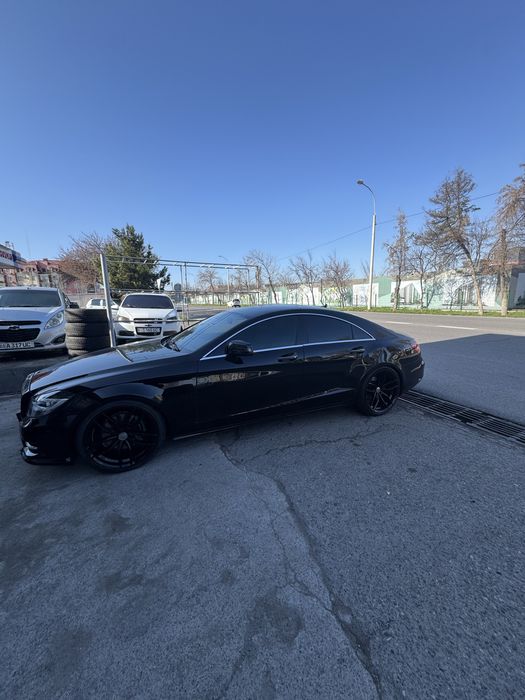 Mercedes Benz w218 CLS банан