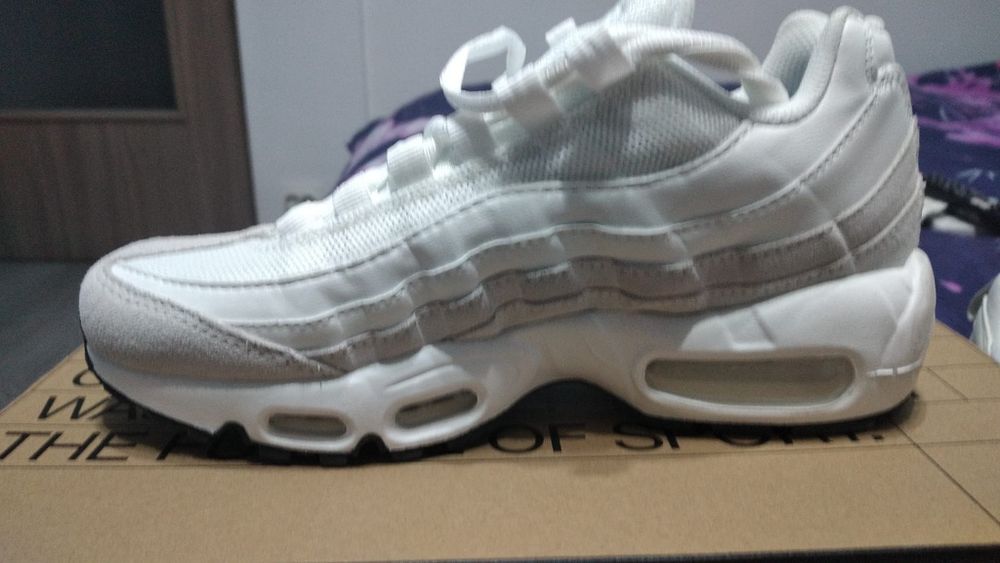 Adidasi Nike  noi