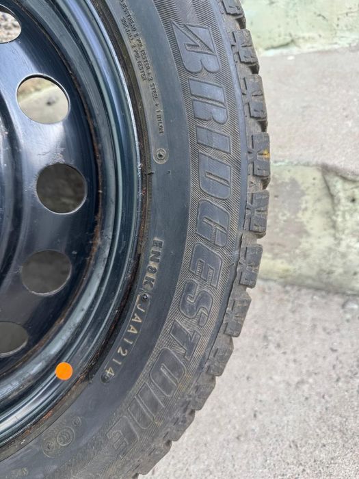 Продам шины зимние с дисками
