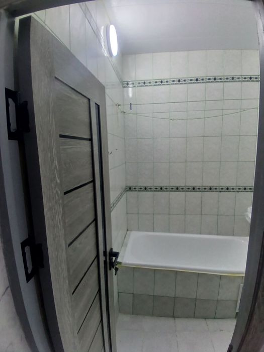 Чиланзар 19.  Продажа 2 х комнатная 1.5 х 6 балкон