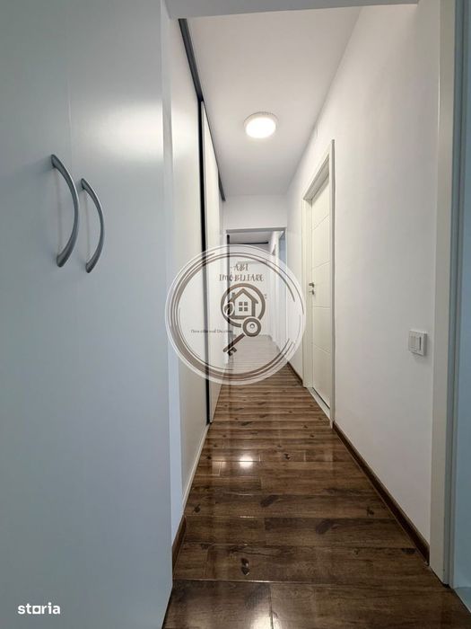 Apartament 3 camere– Bd. Gării – Parcare – Se acceptă pisici**