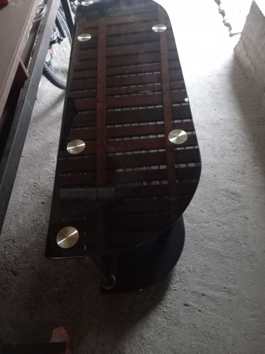 Birou be calculator pus masa de sticla