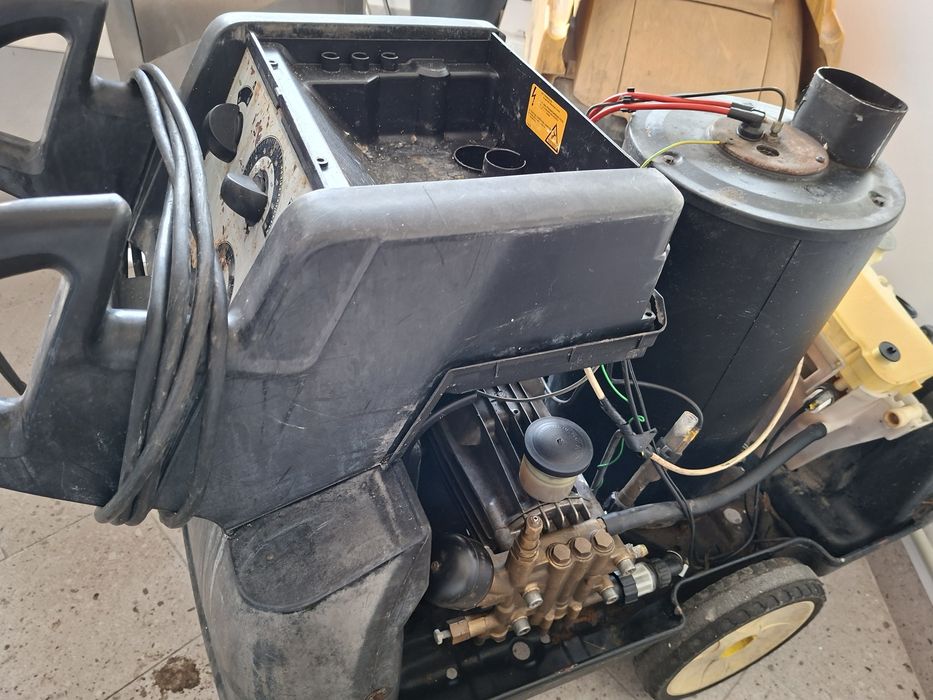 Пароструйки Karcher HDS 695 M Eco
