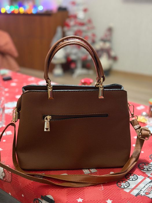 Дамска чанта Guess