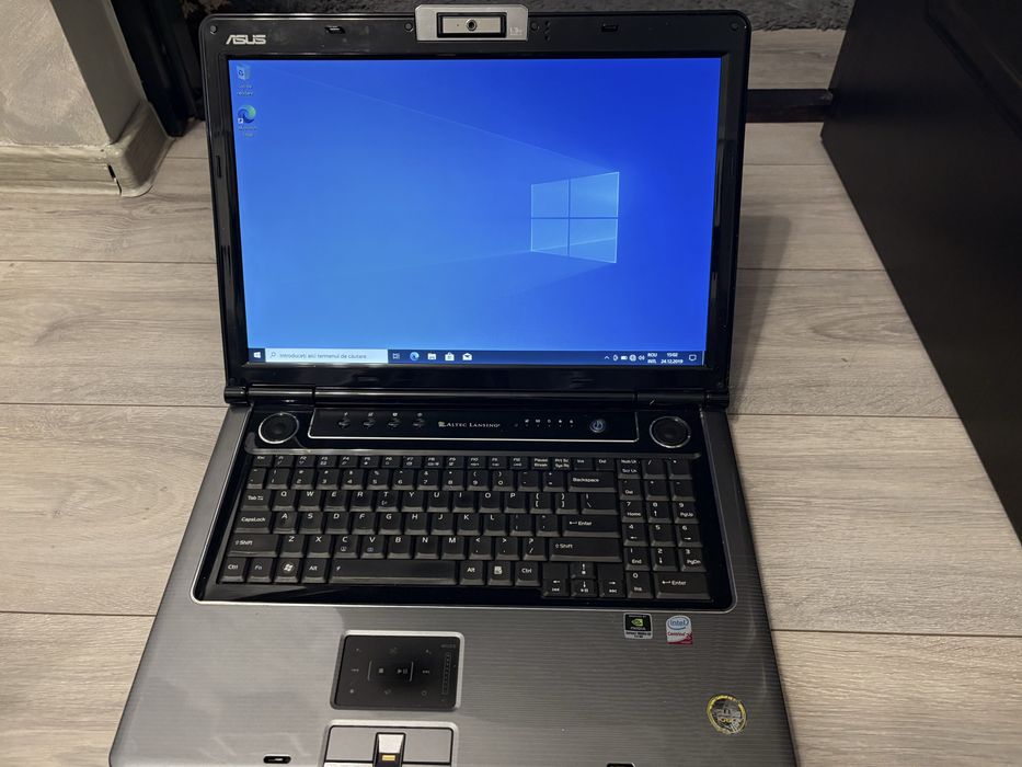 Vand laptop asus m70v Altec Lansing