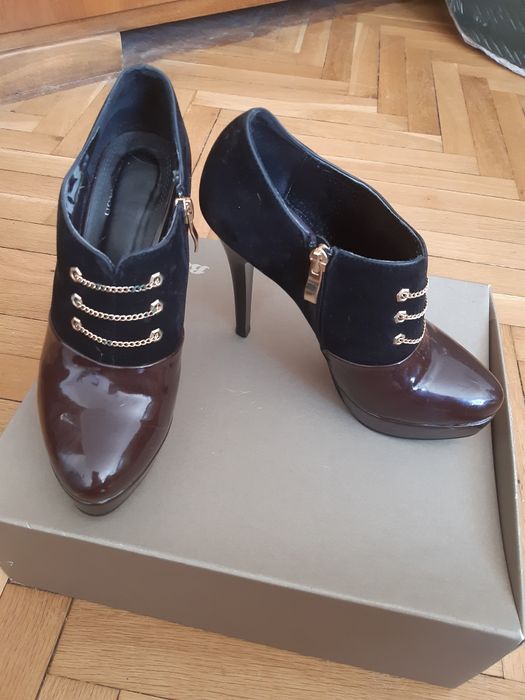 Боти, официални обувки на ток