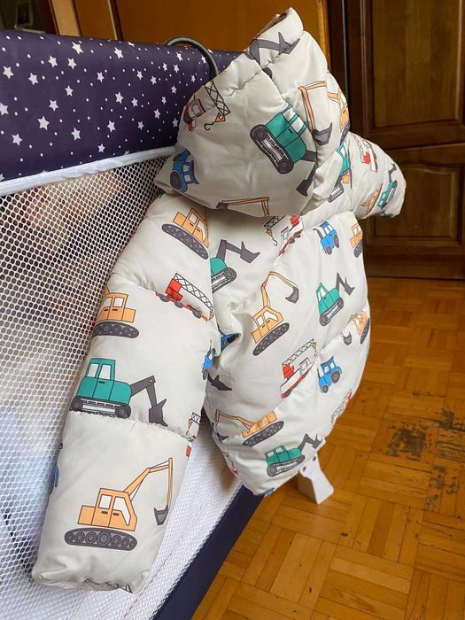 Продавам детско зимно яке.