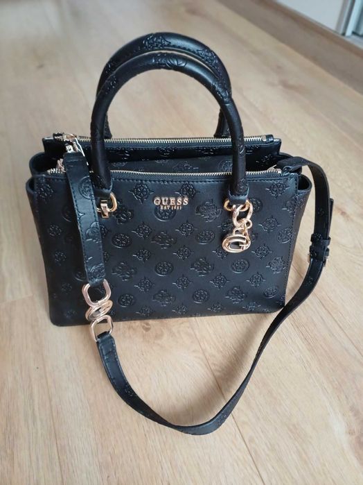 Дамска чанта Guess