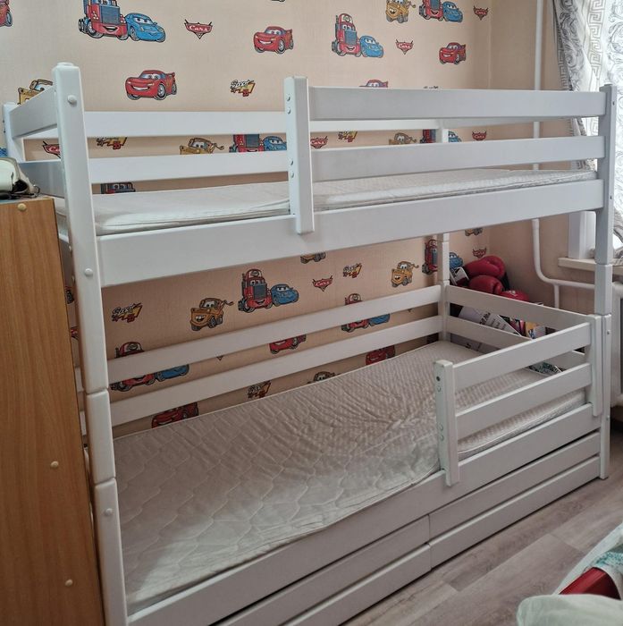 Продам двухярусную кровать