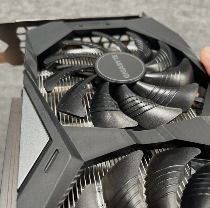 Продам видеокарту GTX 1660 Ti