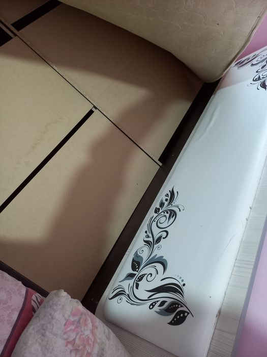 Кровать для спальни