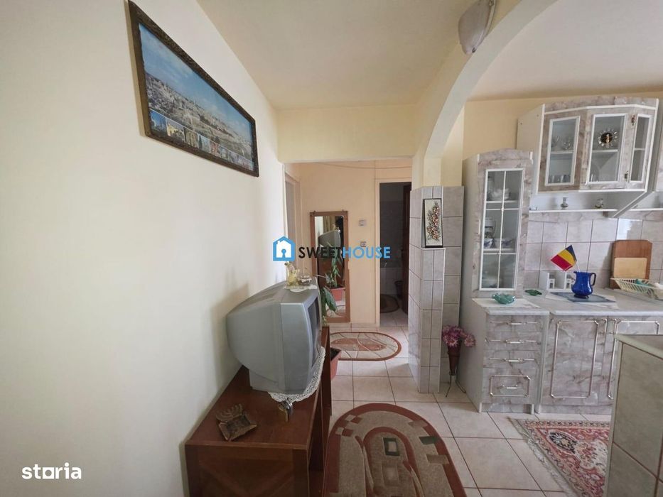 Apartament cu doua  camere zona Combinat