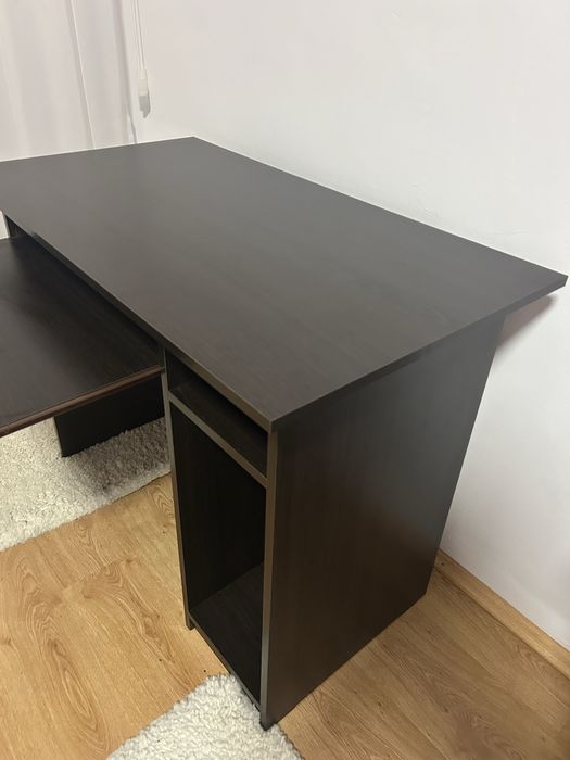 Vand birou in stare foarte buna