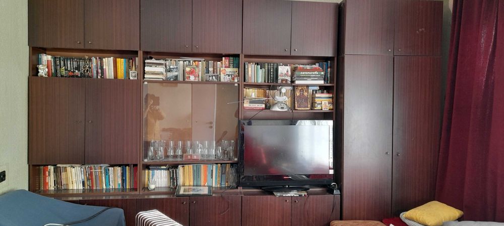 Продавам  холова секция