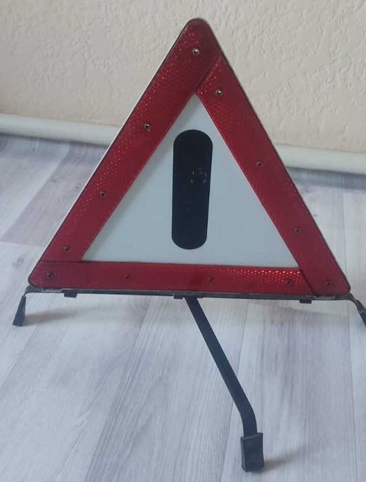 Продам знак аварийный оригинал