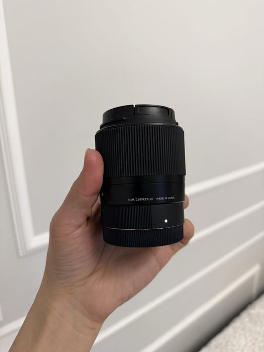 Объектив Sigma 30mm Sony E