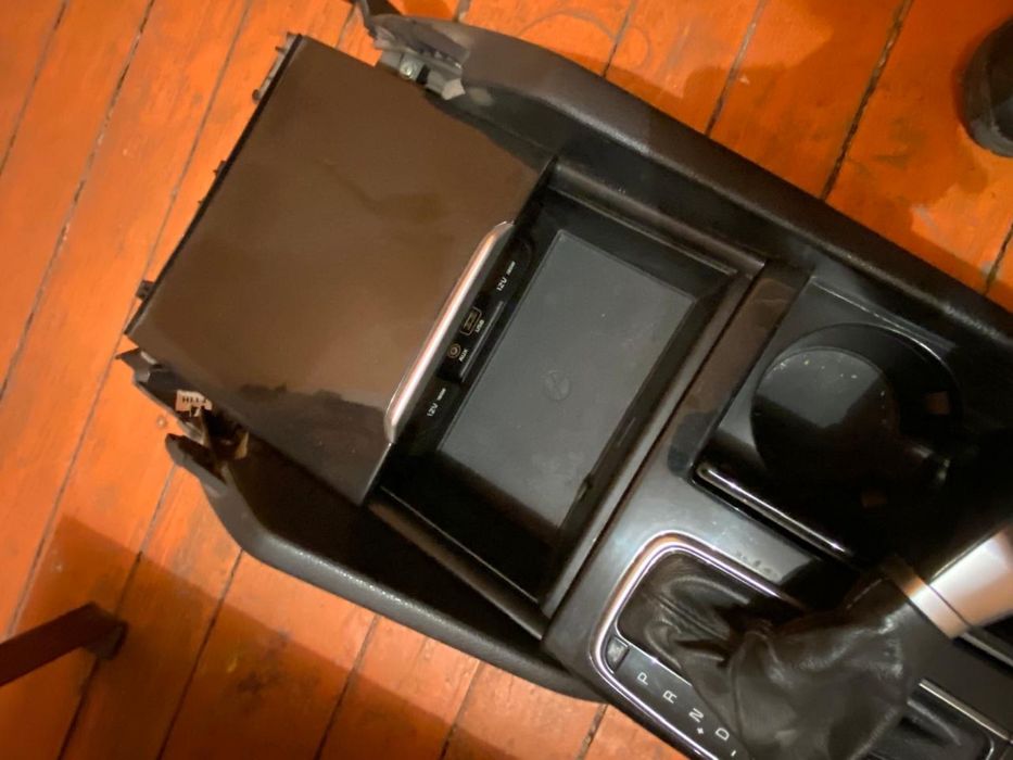 KIA K7 бар под лого