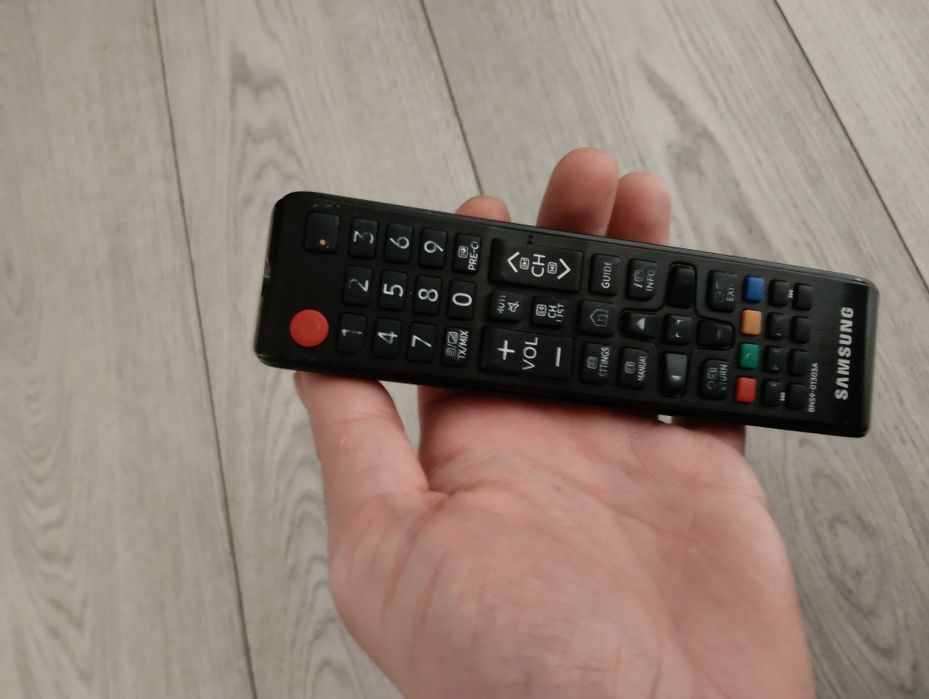 Продам большой телевизор  Samsung 4k smartsmart