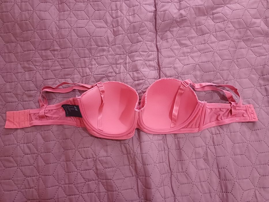 Vand sutien roz 80D H&M in stare impecabilă