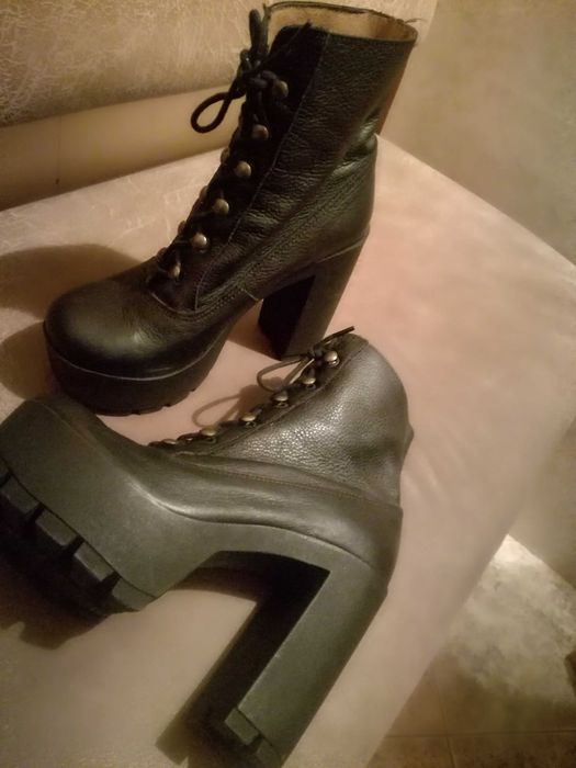 Боти естествена кожа 45 лв