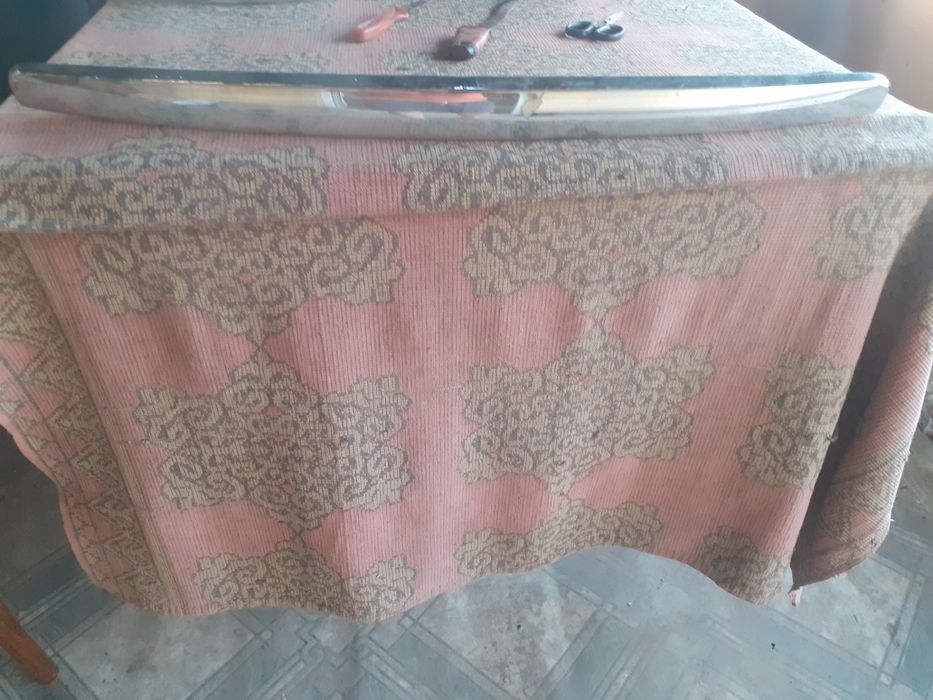 Молдинг багажника приора