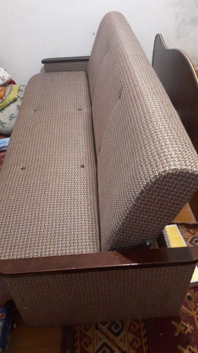 Продам новый универсальный диван  !