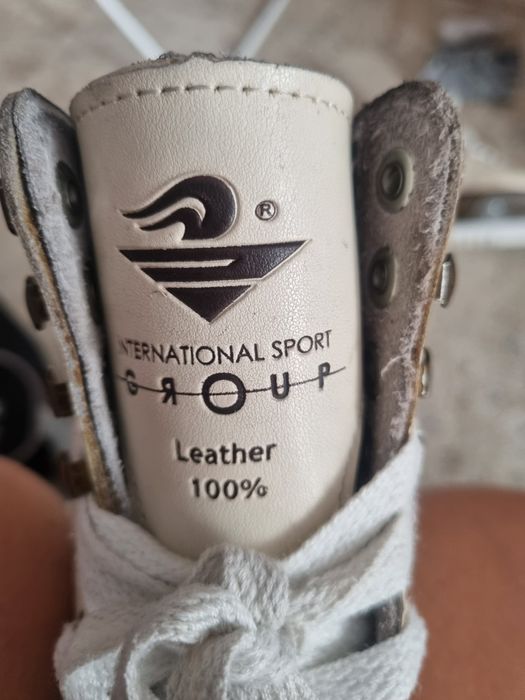 Коньки  фигурные  р-р 39