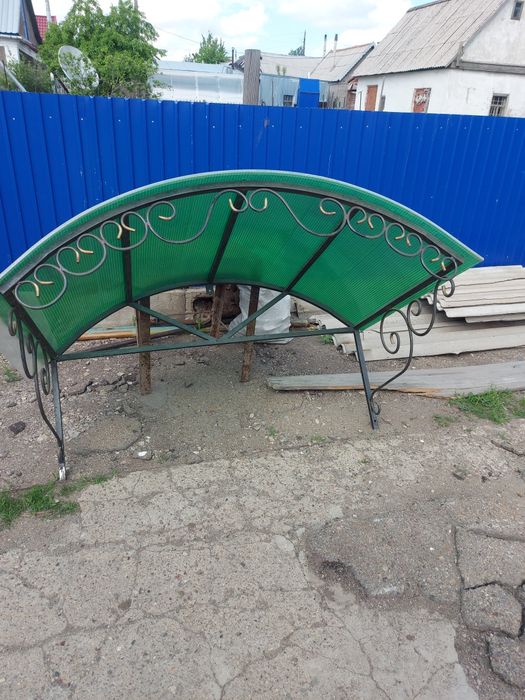 Продам казырёк на входную дверь