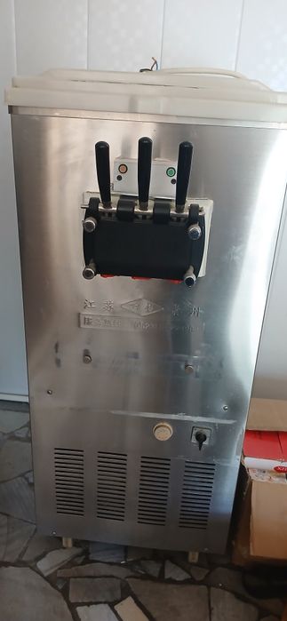 Freezer muzqaymoq aparat sotiladi