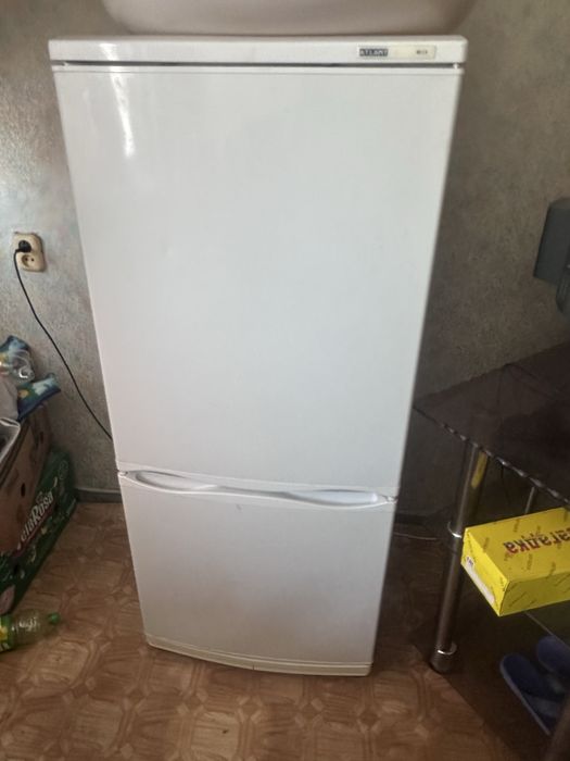 Продам холодильник