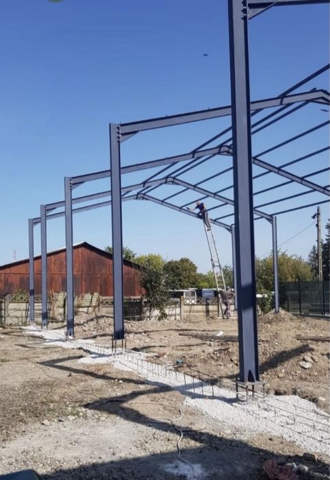 Vand Hala Metalica 14x20 din profile cu pe pe acoperiș și tabla