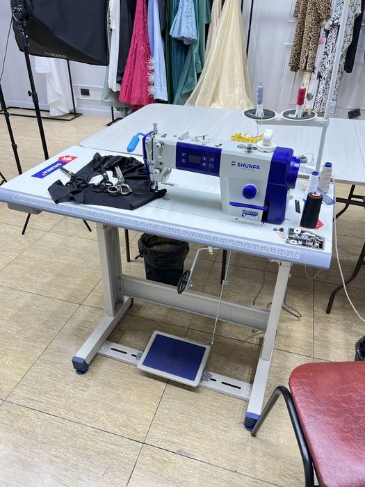 Продам швейную машинку