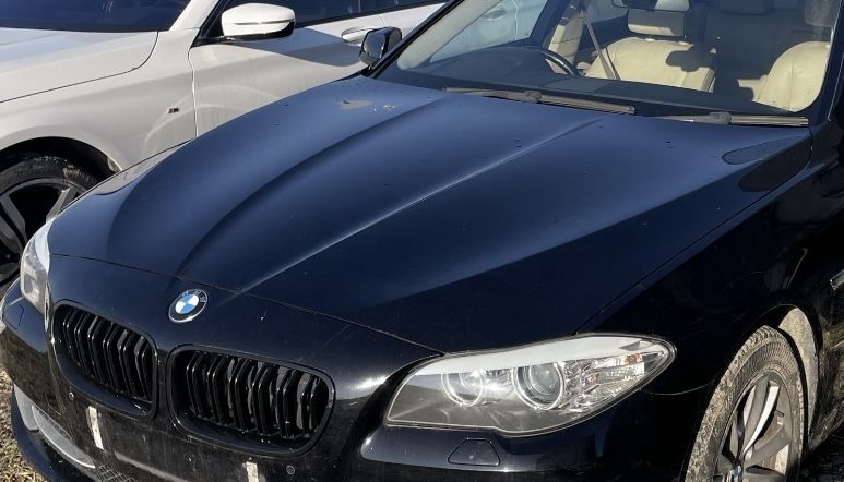 Capota motor BMW f10 F11 prezinta reparatie / usor reparata / negru