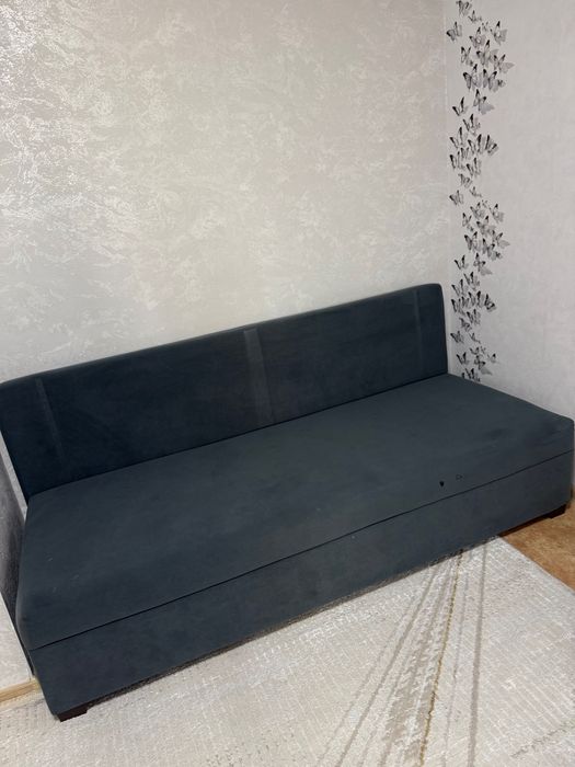 Продам диван срочно