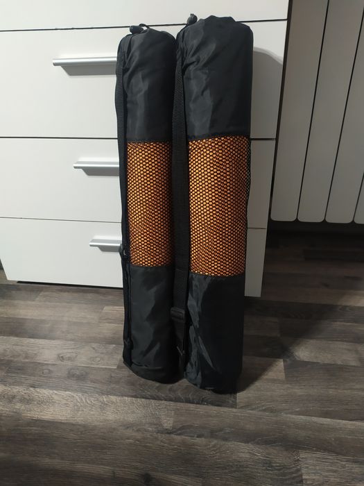 продавам постелка за йога с чанта за лесно пренасяне и въже за скачане