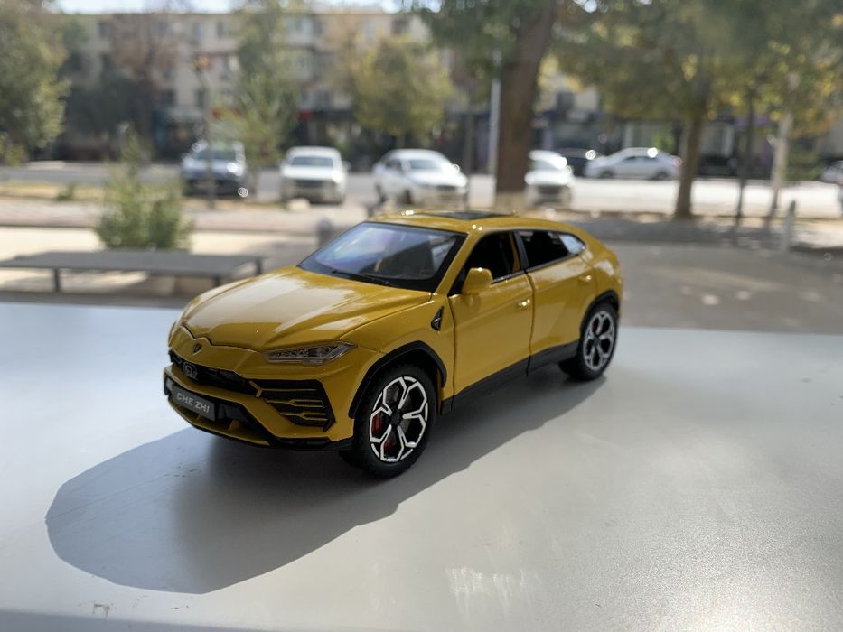 Modelka Lamborghini Urus 1:24