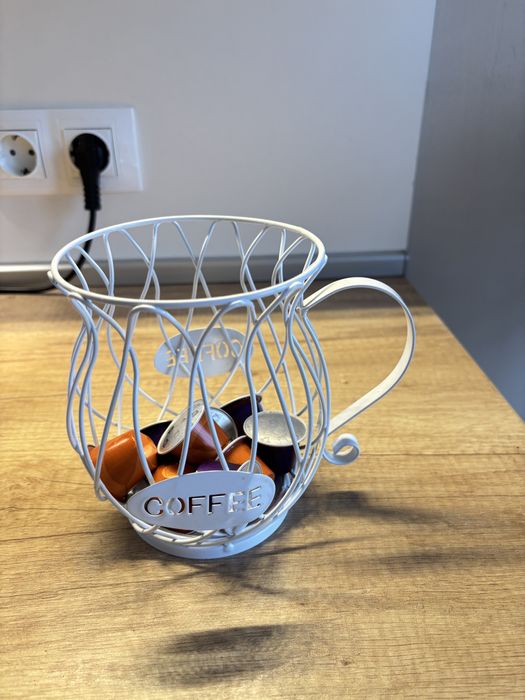 Нова цена: Кафе машина Delonghi Nespresso Pixie Titan