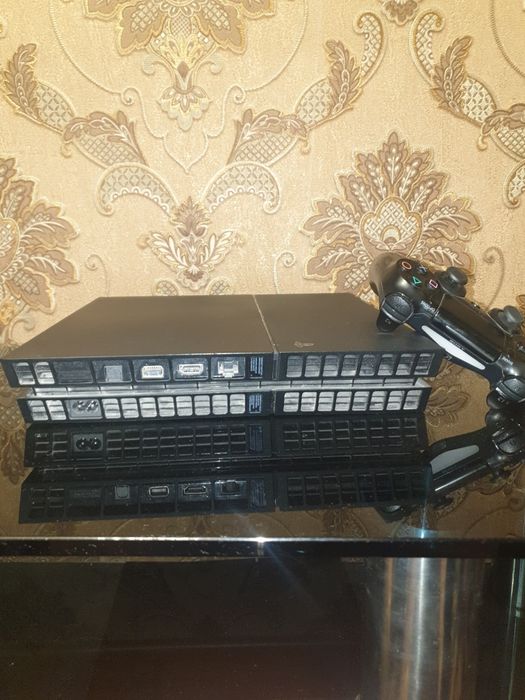 Playstation4 sotiladi 800gb 1ta puliti bilan