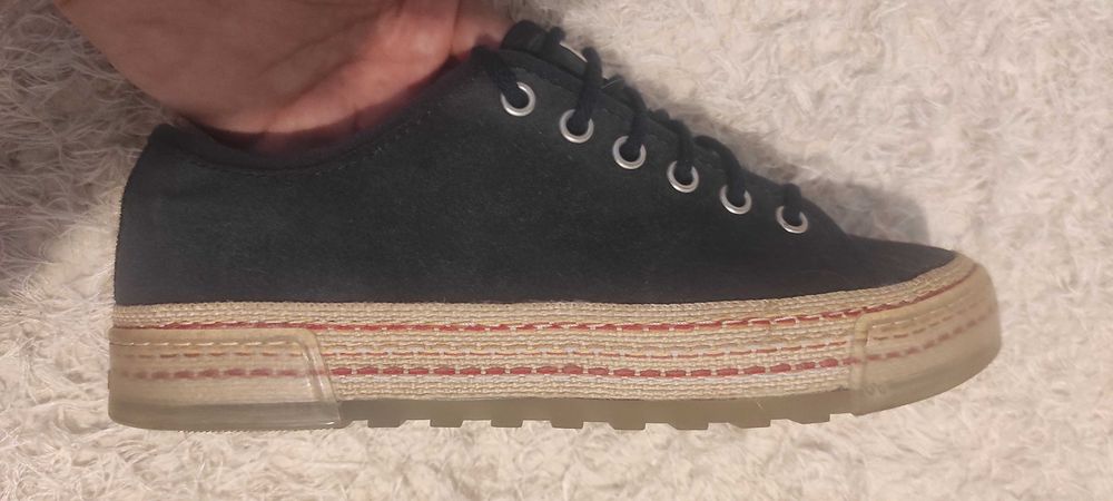 Обувки тип еспадрили Tommy Hilfiger номер 38 цена 45 лв..