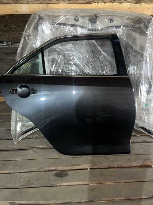 Toyota камри 50 двери