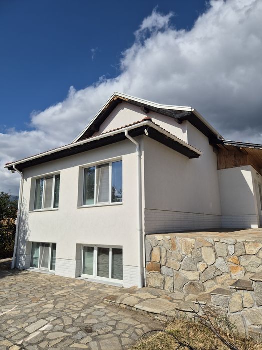 Продава се Къща в Шипка - 180 кв.м за 2112 €/кв.м - Снимка #1