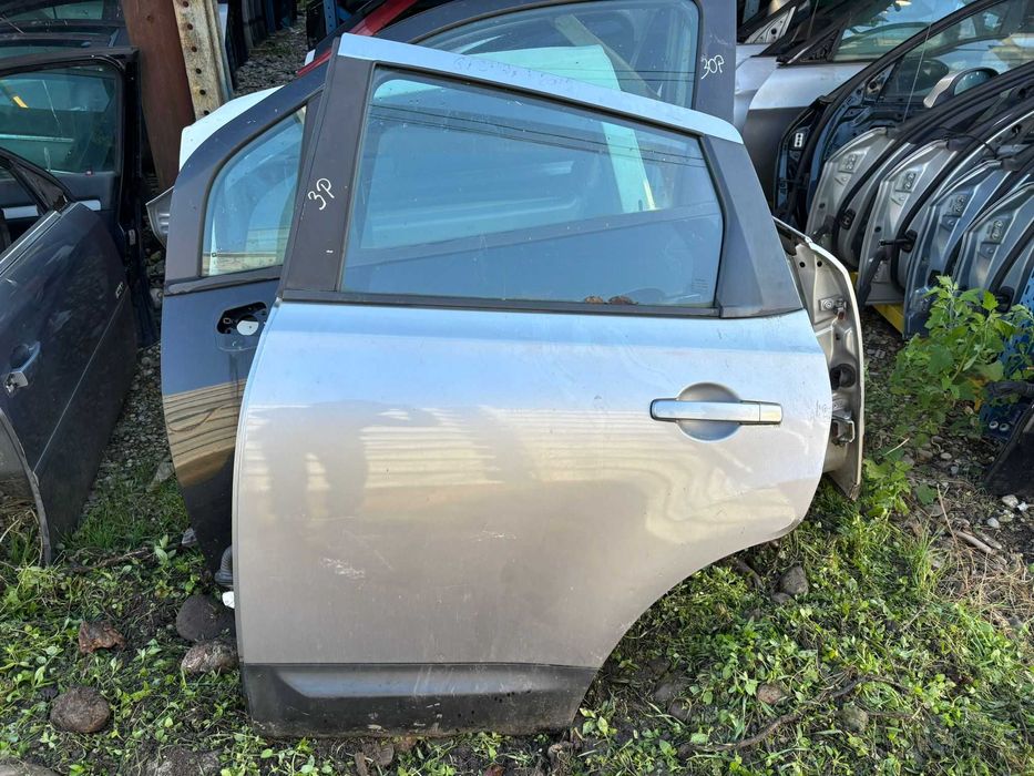 Usa dreapta/stanga spate Nissan Qashiqai an 2012
