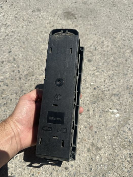 Подкасетник  на БМВ Е 32 Е 34