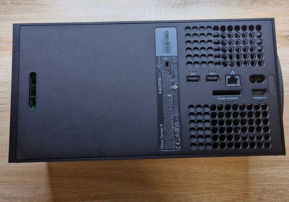 Xbox Series X Full Box -  Mentenanță + FIFA 22 CD