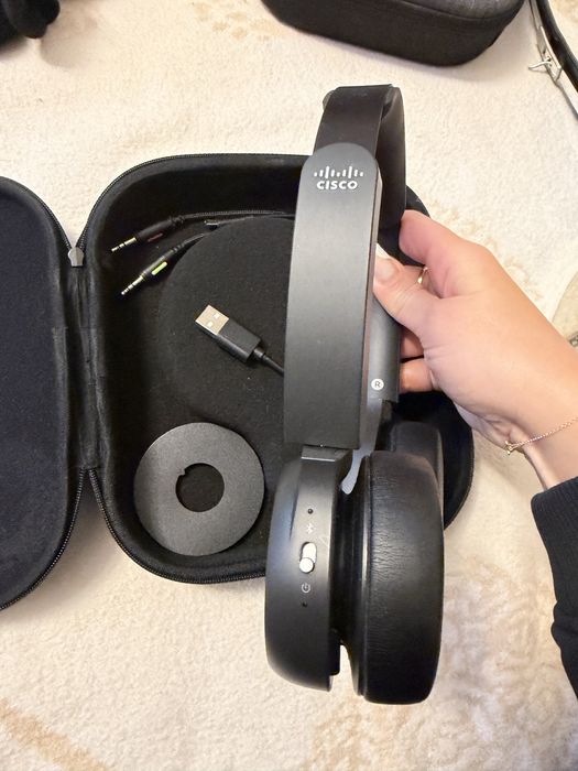 Casti Cisco 730 Wireless Dual On-ear Headset USB-A Bundle Carbon Negru