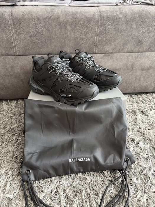 Balenciaga track noi full box