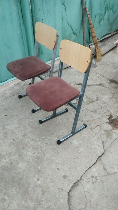 Школьные металлические стулья