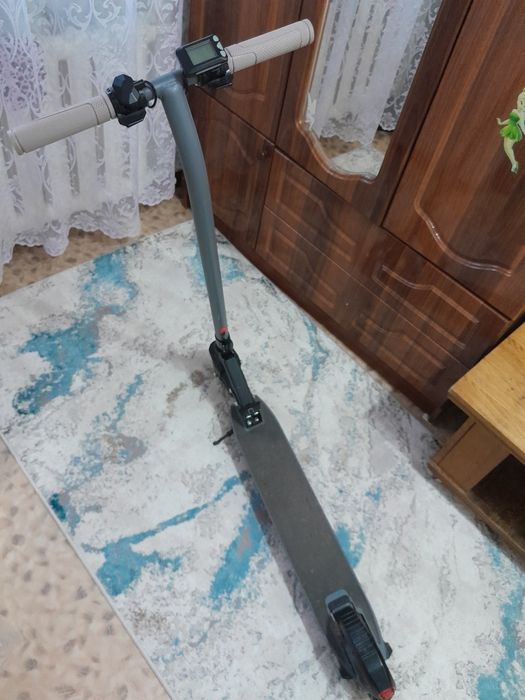 Продам электросамокат