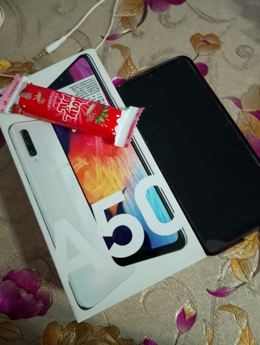 Продам два телефона